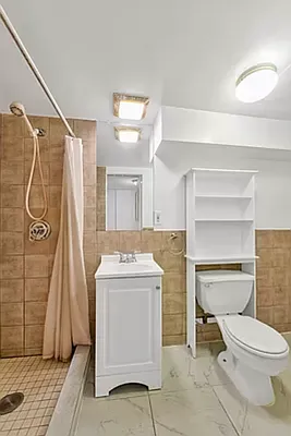 Rented by Aryeh Realty | media 19