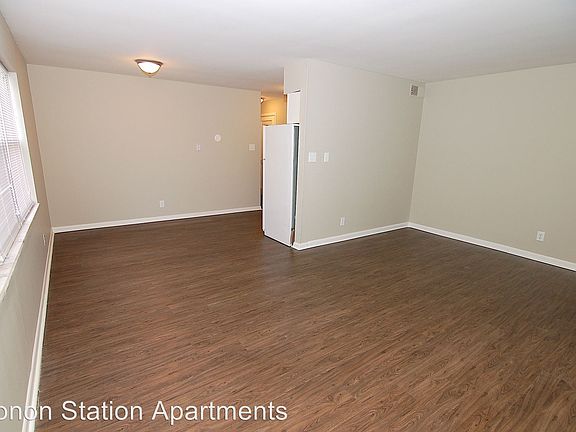 3rd image of 4560 Winthrop Ave APT 10
