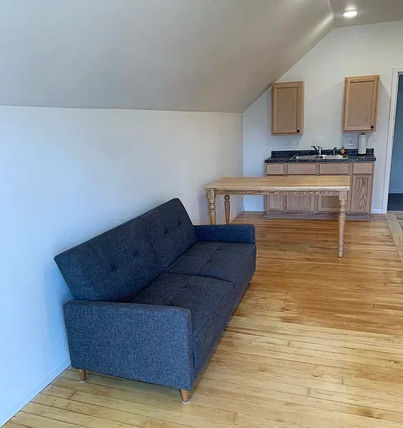 Studio, $875 — Photo 2