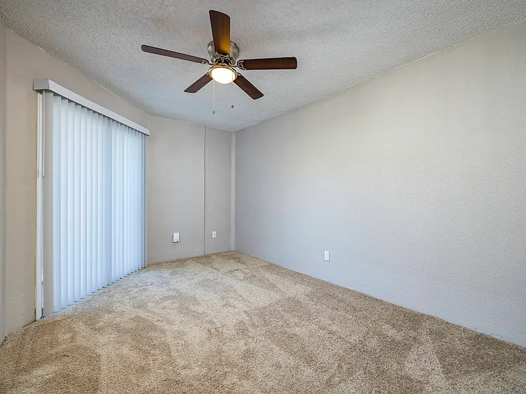 Meridian Luxury Condominiums — Photo 71