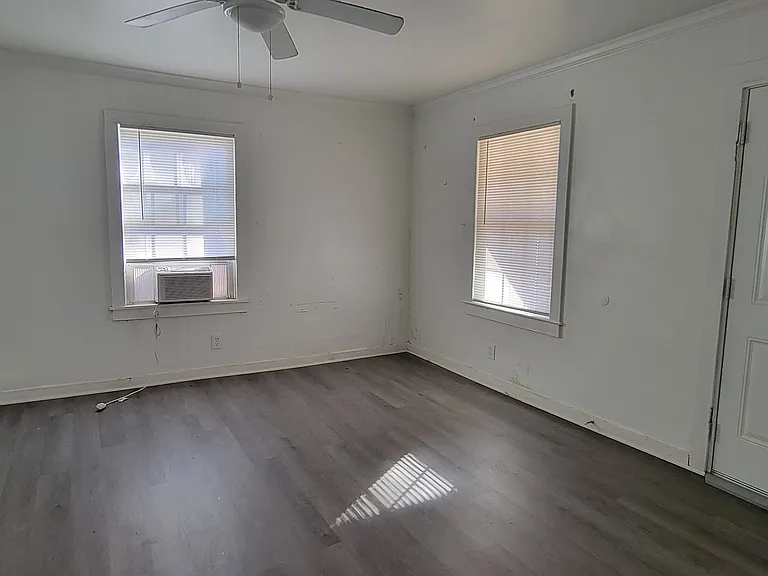 185 Earnest Byner St — Photo 12