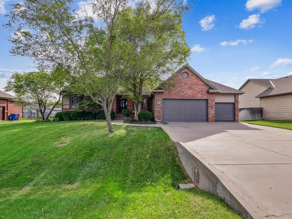 1601 E Fallbrook St, Valley Center, KS 67147