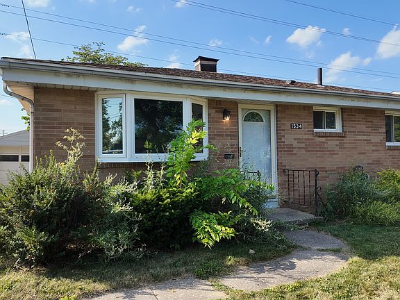 4th image of 1534 Amesbury Rd