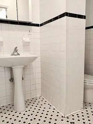 Rented by City Connections Realty | media 16