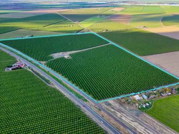 1137 Villa Manucha Rd, Newman, CA 95360