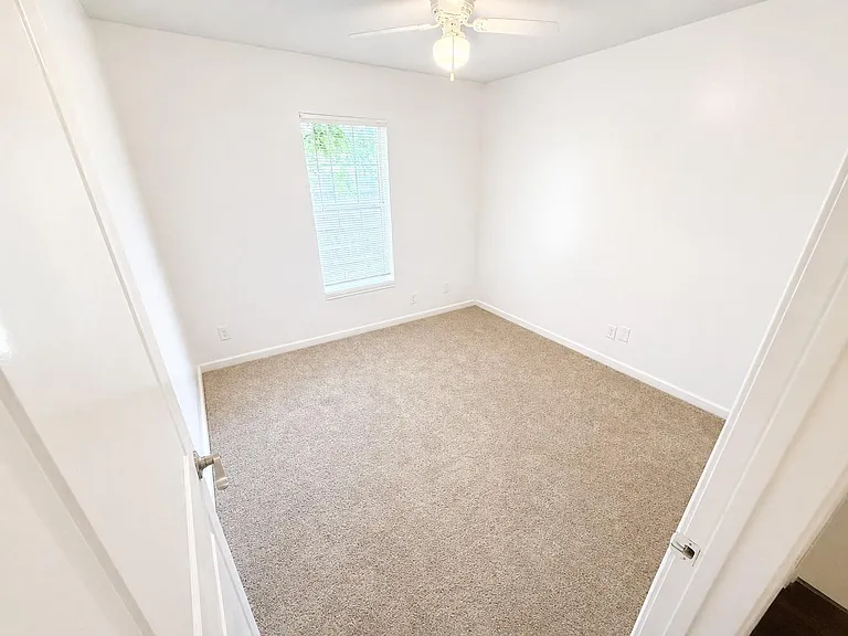 5103 Willow Glen Dr — Photo 16