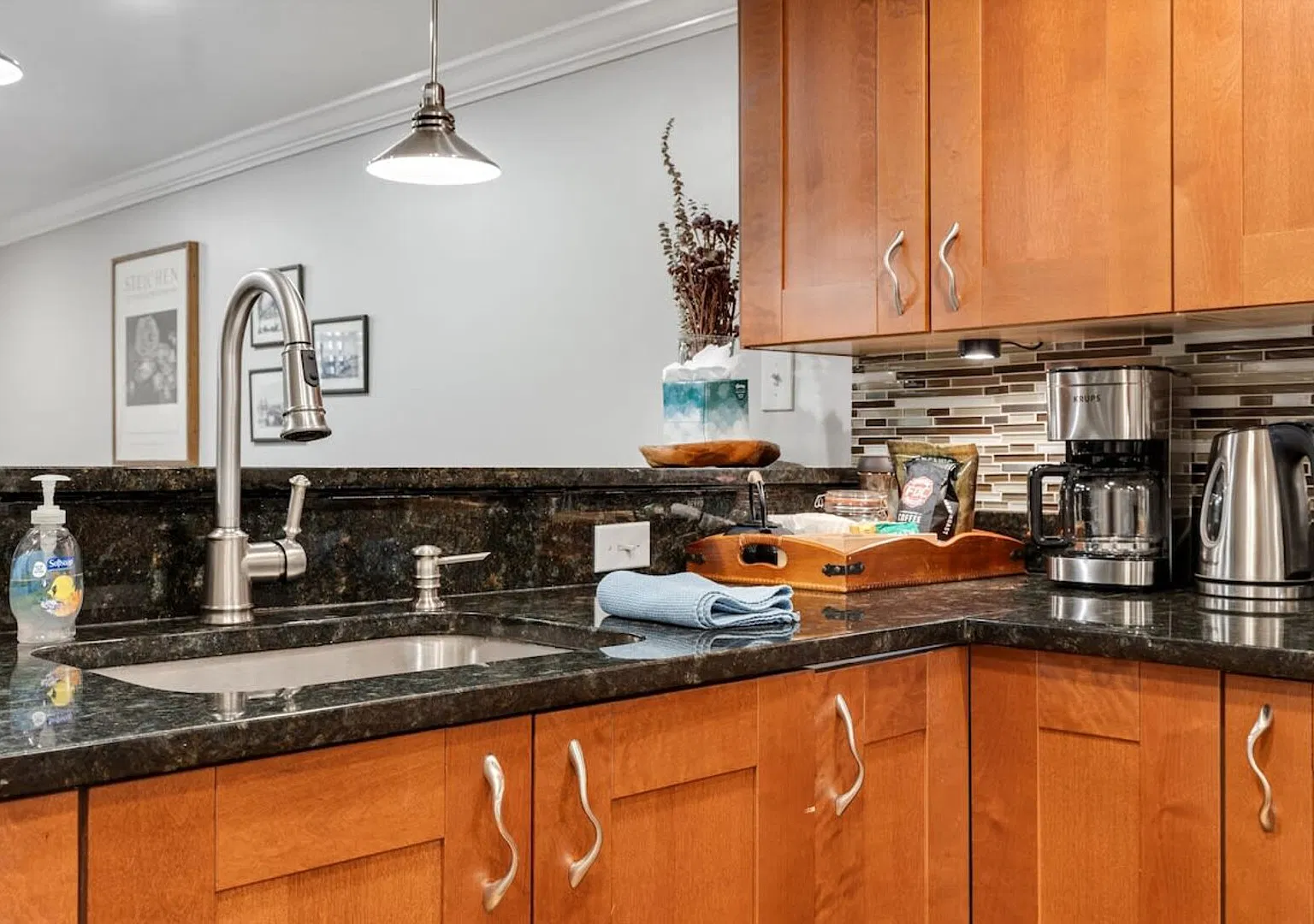 Entire 1-BR Apt in NoMa / Eckington — Photo 4