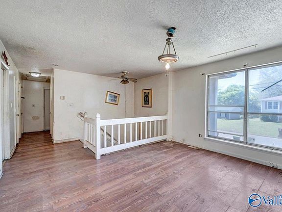 4th image of 3238 Uvalde Ln NW