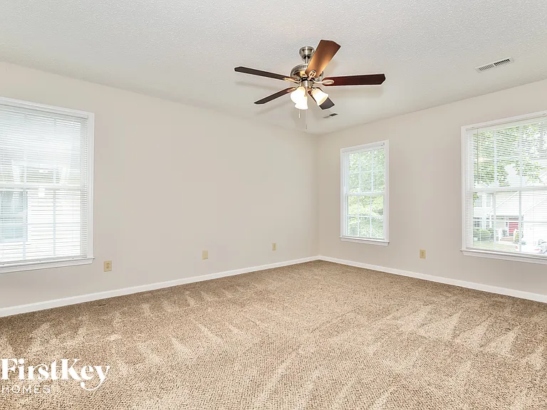 5017 Windermere Dr — Photo 12