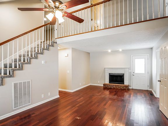 4th image of 107 Victoria Ln E