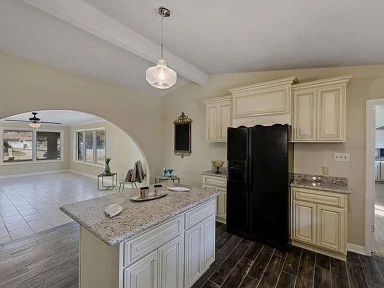 320 Lakeview Blvd — Photo 12