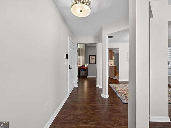 4th image of 9899 Vista Cir