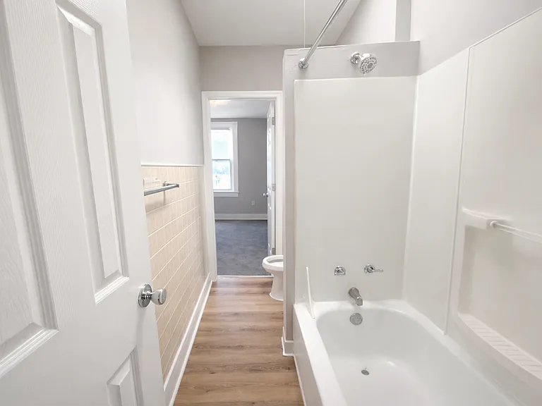 1215 N Ellwood Ave — Photo 12
