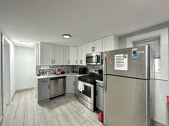 2nd image of 1721 N Mozart St #6H