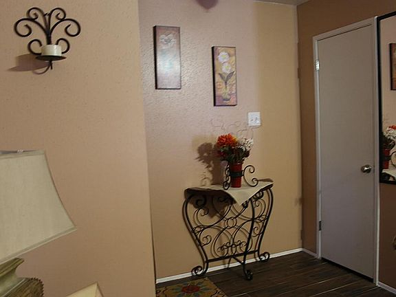 5th image of 4315 Queens Retreat Dr