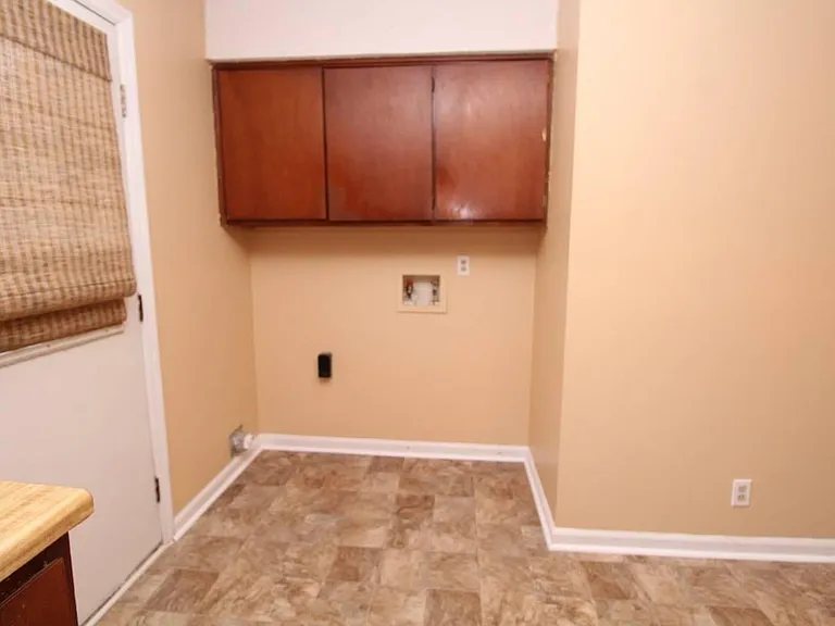 545 Moncrief Ave #B — Photo 3