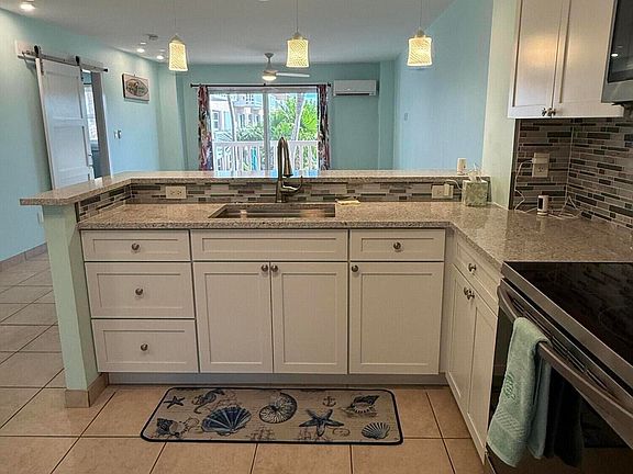 3rd image of 2601 S Roosevelt Blvd APT 207C