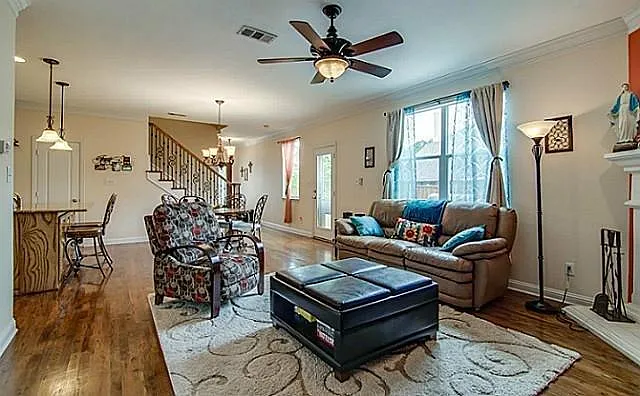 557 Mobley Way — Photo 12