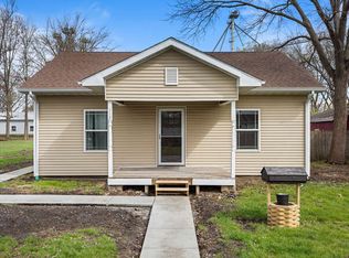 112 E Center St, Seymour, IL