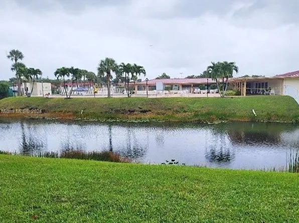 105 Lake Dora Dr #105, West Palm Beach, FL 33411