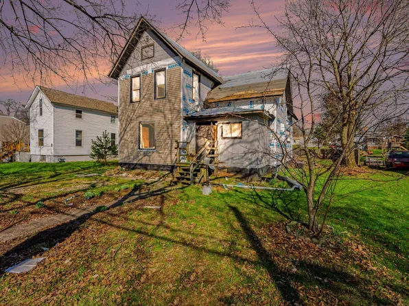 606 8th St, Three Rivers, MI 49093