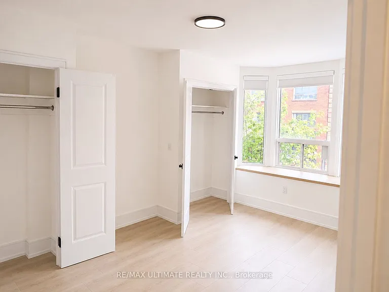 810 Bloor St W #200 — Photo 11
