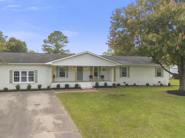 317 Edgewater Dr, Broadway, NC 27505