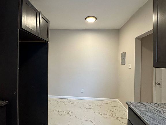 3rd image of 6 N 21st St APT 23