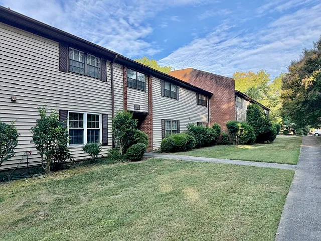 1208 Manassas Ct #A — Photo 3