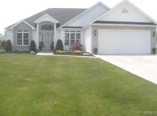 3700 Timberlink Rd, North Tonawanda, NY 14120