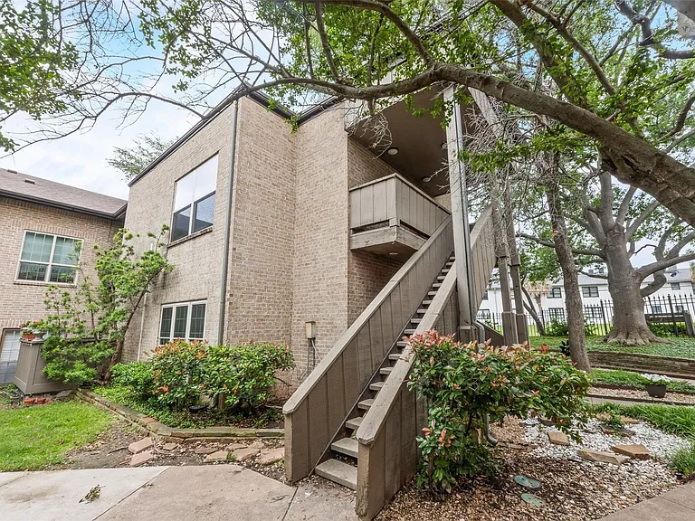10406 High Hollows Dr #226 — Photo 1