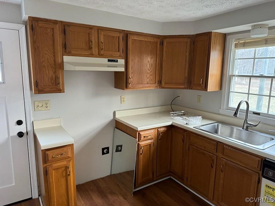 2nd image of 680 N Main St