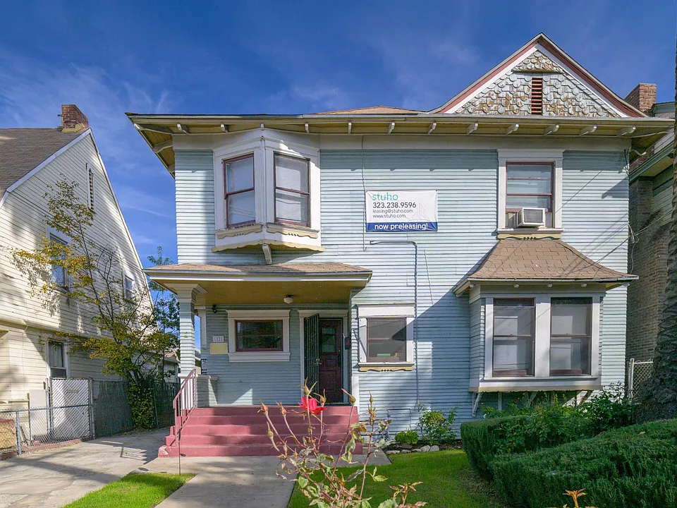 1021 W 24th St