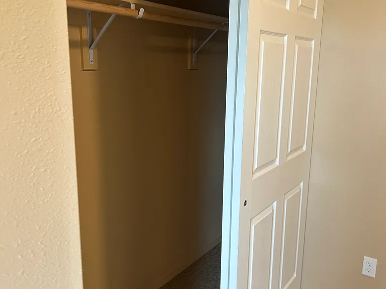 Samuelson Place Apartments — Photo 14