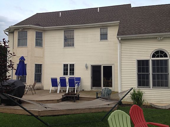 2nd image of 4 Schoolhouse Ln