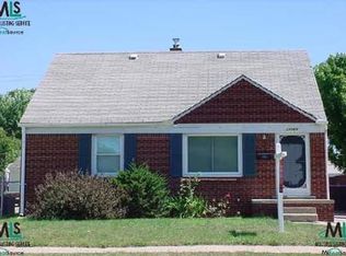 24588 Hayes Ave, Eastpointe, MI 48021