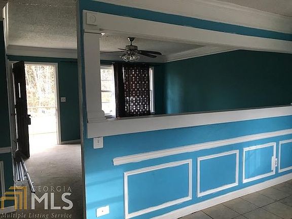 3rd image of 221 Green Hill Cir