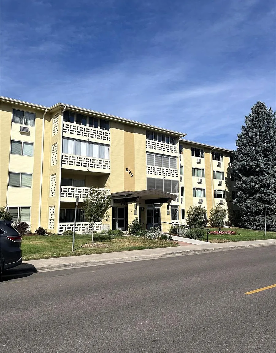 2 bed, 1.0 bath, 945 sqft, $1,195 — Photo 1