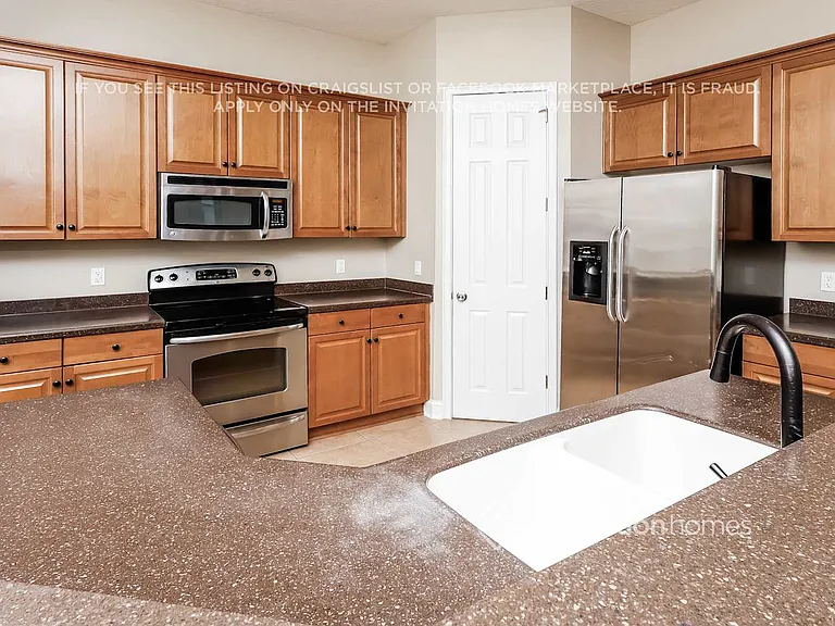 133 W Village Dr — Photo 7
