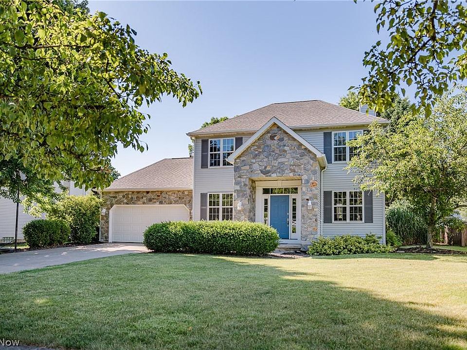 1st image of 27057 Laurel Ln