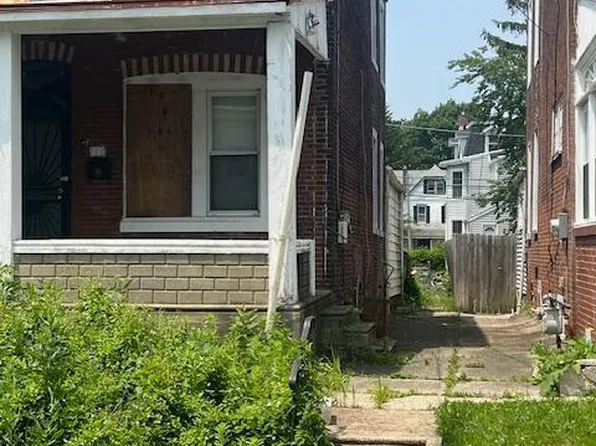 118 S 3rd St, Darby, PA 19023
