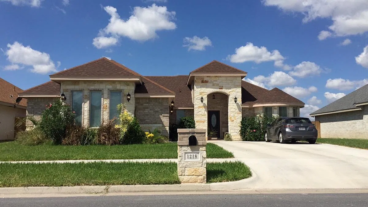 4 bed, 1785 sqft, $2,100 — Photo 1