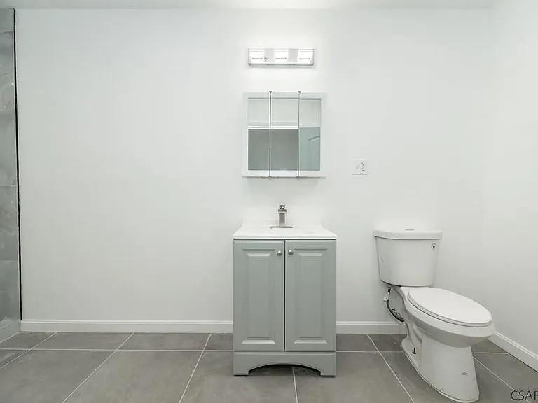 215 Franklin St #301 — Photo 10