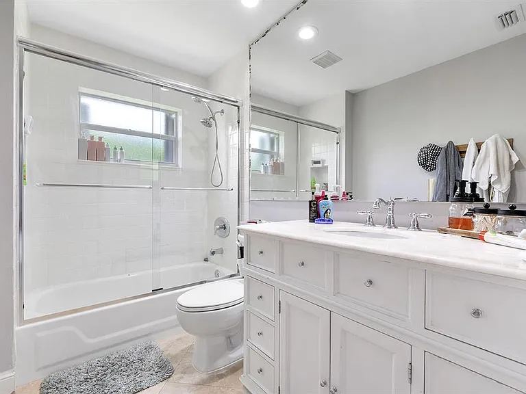 5431 NW 109th Ln — Photo 31