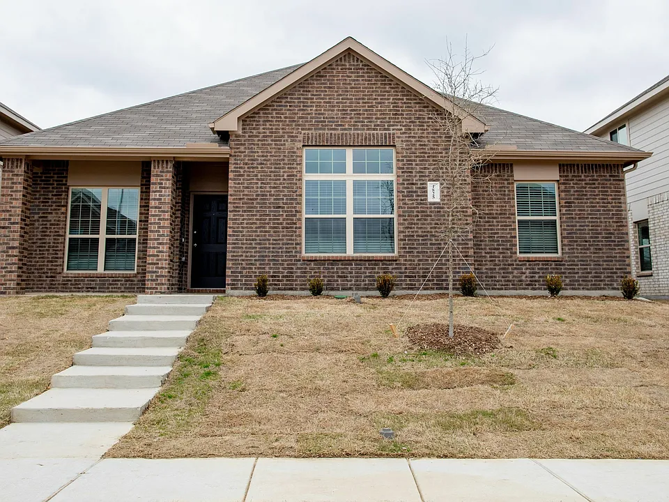 1825 Cross Oaks Dr