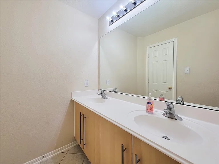 2622 Katie Harbor Dr — Photo 15