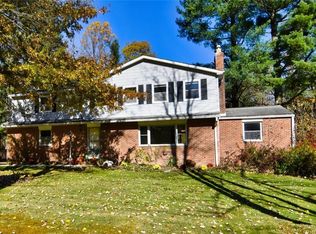 8886 Ranch Dr, Chesterland, OH 44026