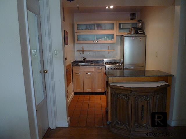 2nd image of 324 W 89th St APT 3A