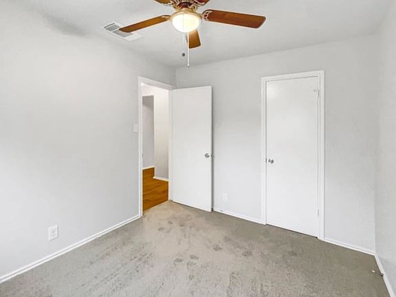 3rd image of 9845 Laurel Ledge Dr
