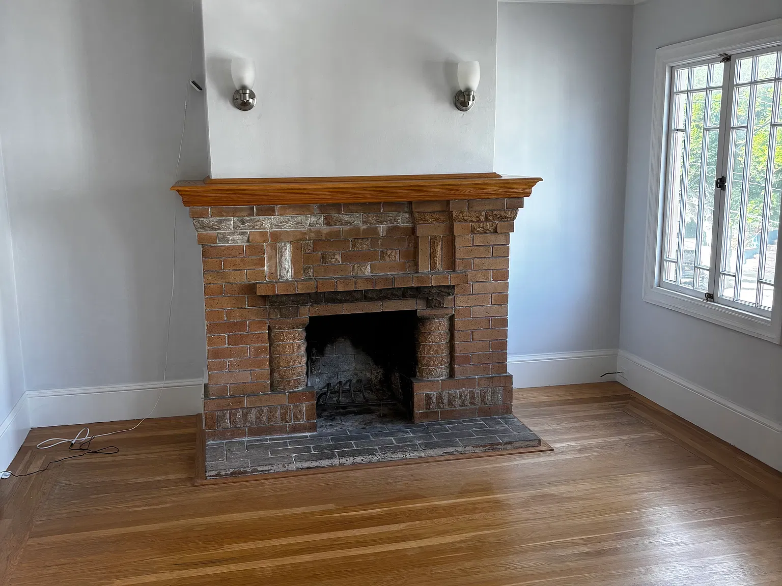 2 bed, $4,700 — Photo 1